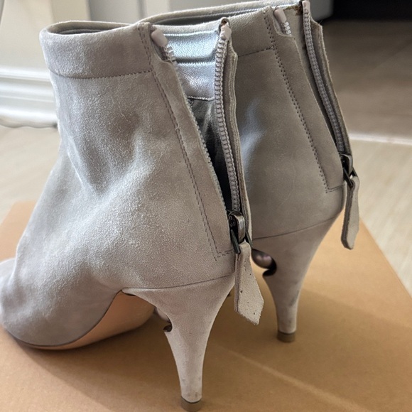 Nicholas Kirkwood Light Gray Ankle Boots - Picture 7 of 7
